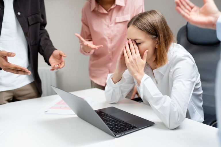 LA CRIMI-TURRA: Conductas Incívicas en el entorno laboral (Conductas I)